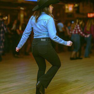 MUDD Women's Boot Cut Jeans 5 Juniors  Black NWOT